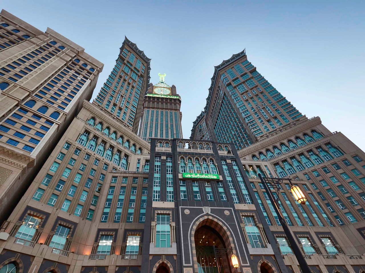 Pullman Zamzam Makkah di kompleks Abraj Al Bait